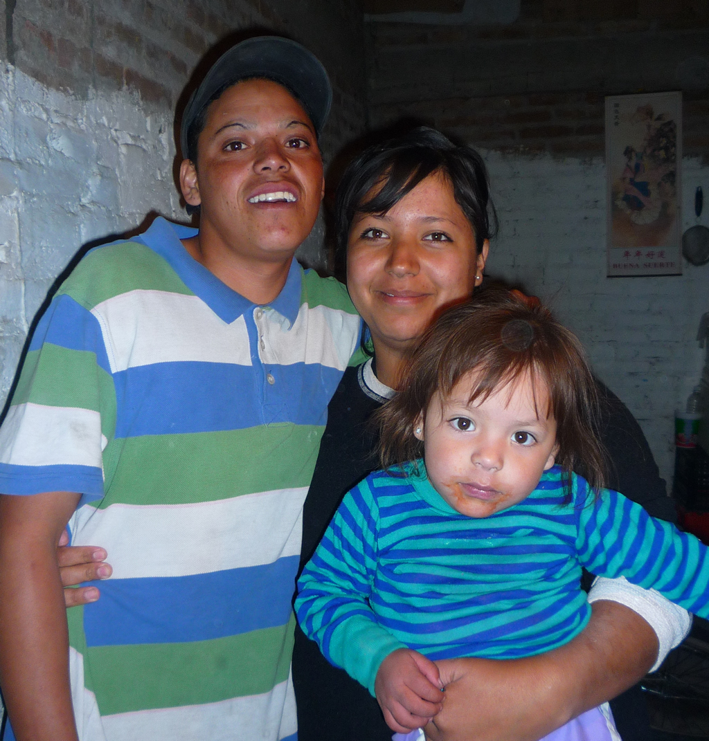 Rolando with his wife (Mayra) and daughter